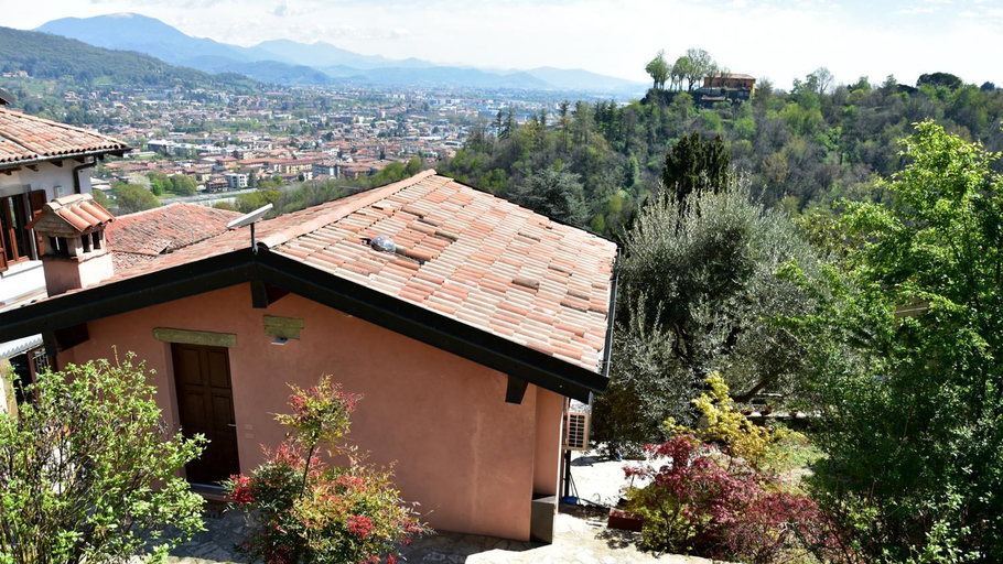Exterior 7