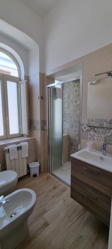 Others 2, Happy b&b, Foggia