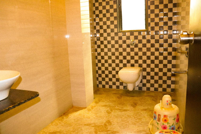 Bathroom 4, Hotel Neem Tree, Ahmadnagar
