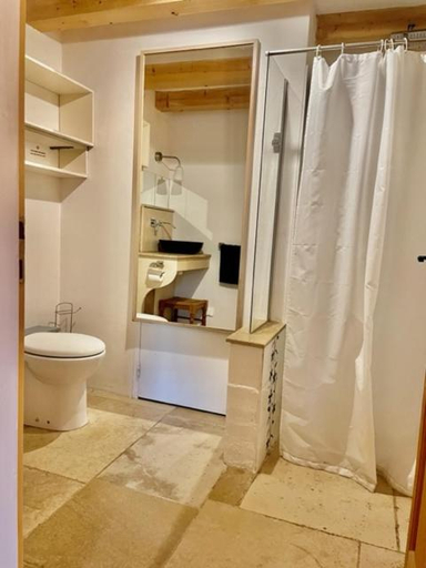 Bathroom 5, Esparoutis Chambres d'hotes du Charme, Dordogne