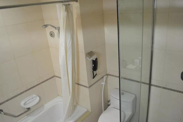 Bathroom 5, Golden View Hotel Batam, Batam
