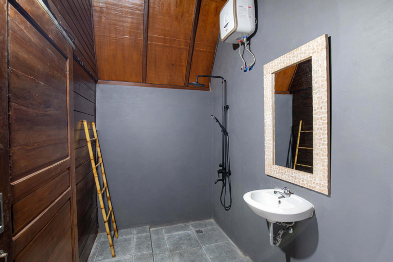 Bathroom 7