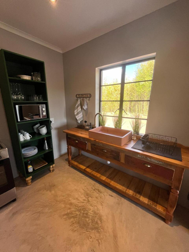 Others 3, Frere Guesthouse, Gert Sibande