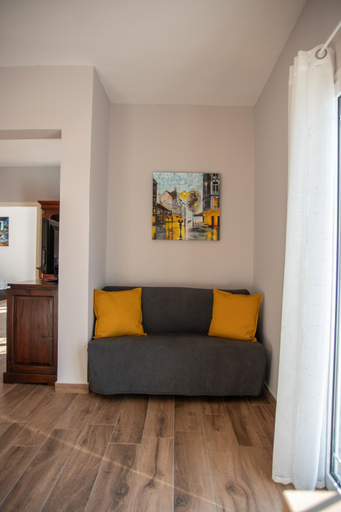 Others 3, The Family Room, Central Macedonia