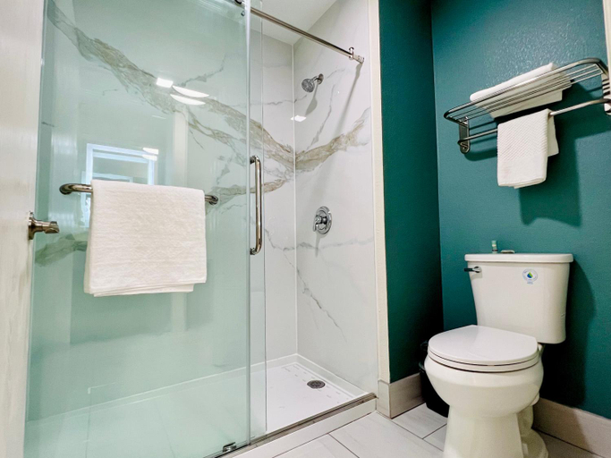Bathroom 4, Sleep Inn & Suites Wisconsin Dells - Lake Delton, Sauk
