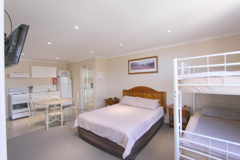 Bedroom 3, Arlberg Hotel Mt. Buller, Mount Buller Alpine Resort