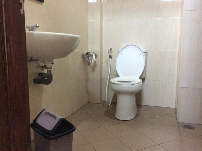 Bathroom 11