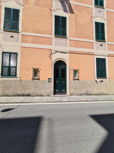 Exterior 15