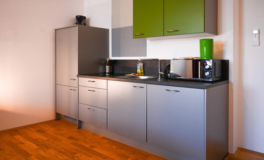 Others 2, Cozy Studio Apartment near Naschmarkt & U4 Metro, Wien