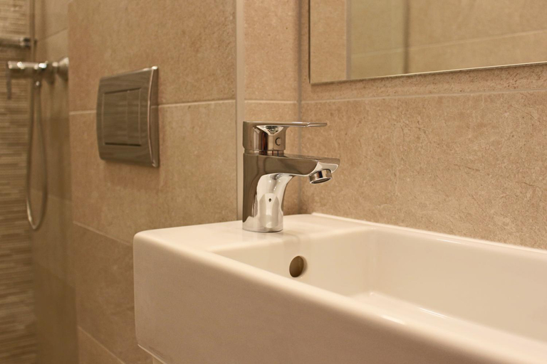 Bathroom 3, Erhardt Superior Rooms, Sopron-Fertőd