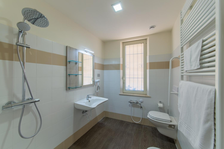 Others 4, Hotel Panineria Colombera Rossa, Brescia