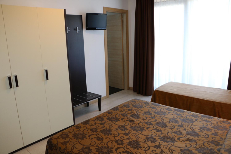 Bedroom 8