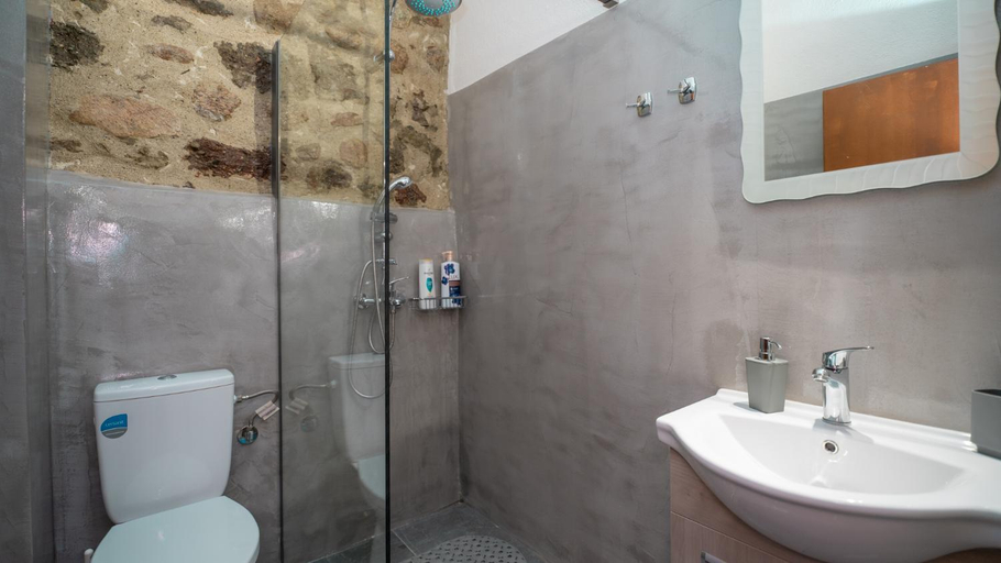 3, Akratos House, Thessaly