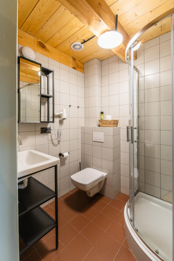 Bathroom 2, Zagroda Swolowo, Sławno
