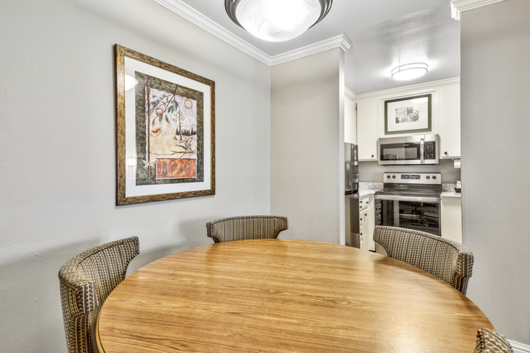 Dining Room 9