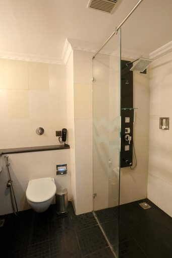 Bathroom 5, Blue Waters Cherai, Ernakulam