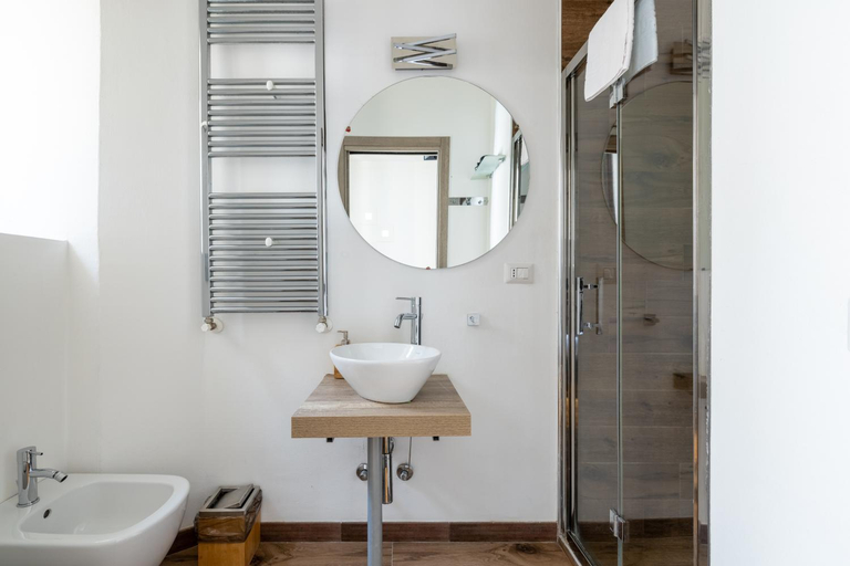 Others 4, Bright Room - Private Bath - Center of Rome, Roma