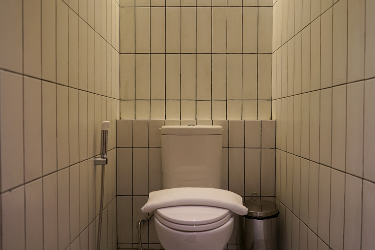 Bathroom 12