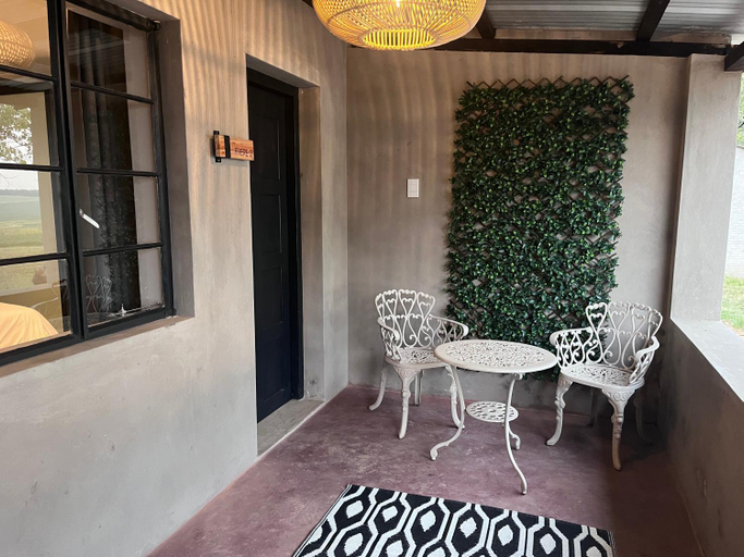 Others 4, Frere Guesthouse, Gert Sibande