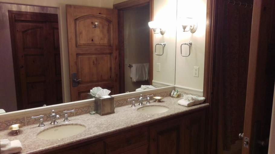Bathroom 4, Hotel Gasthof Gramshammer, Eagle