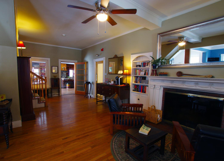Public Area 2, The Wilmington Inn, Windham