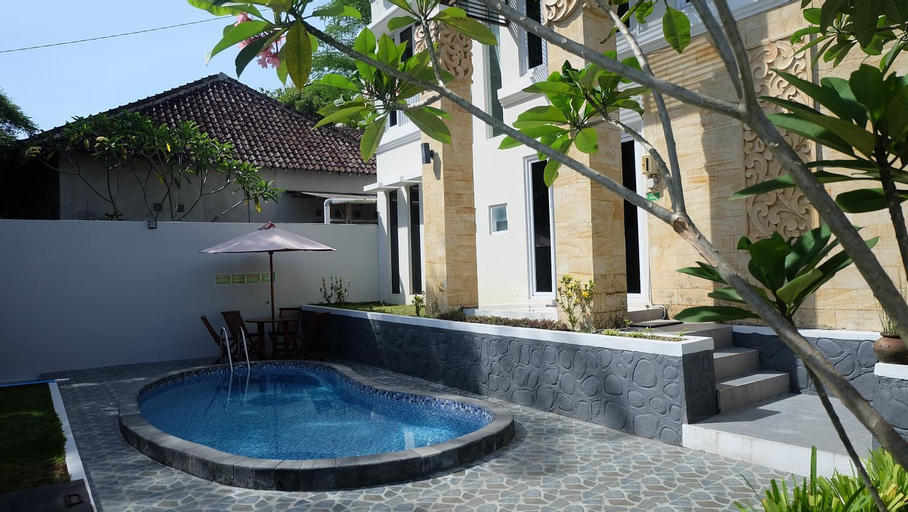 Swimming Pool 11