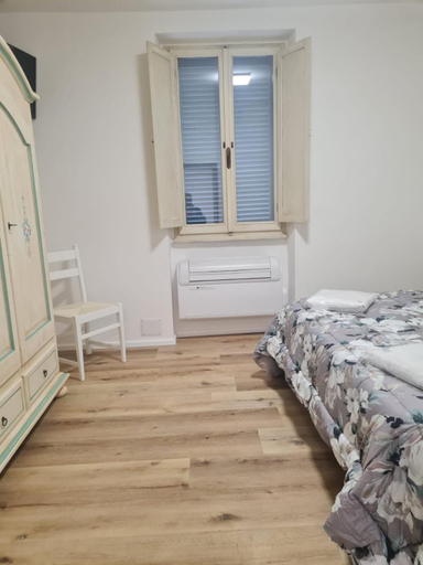 Others 5, AFFITTA CAMERE MAZZATINTI, Perugia
