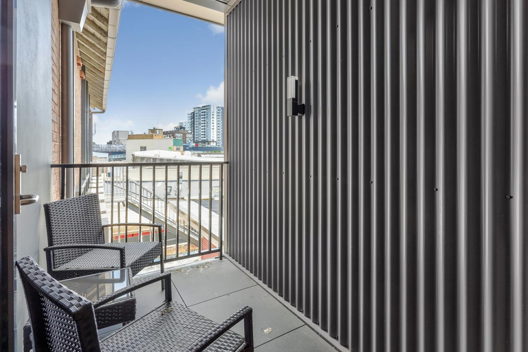 Exterior & Views 20
