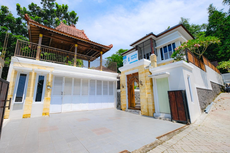 Exterior 12