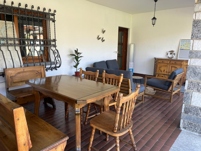 Others 4, Bella Vita Guesthouse -parcheggio privato interno, Novara