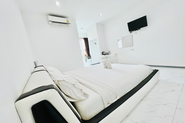 Bedroom 12