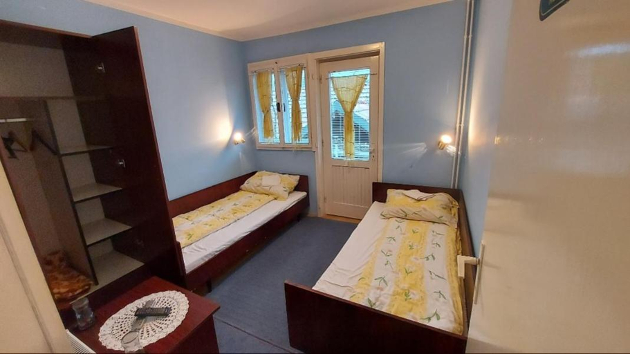 Others 3, Domacinstvo Jolovic, Kraljevo