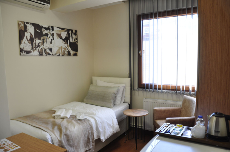 Bedroom 4, My World Hotel, Kadıköy