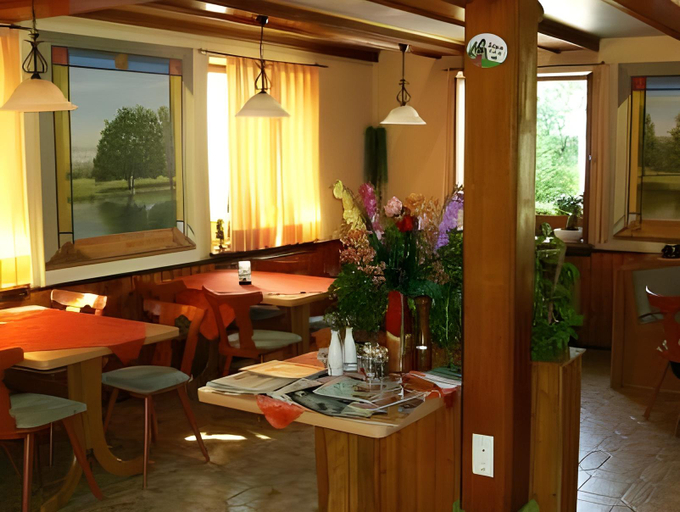 Others 4, Gasthaus Zur Sonne, Freiburg im Breisgau