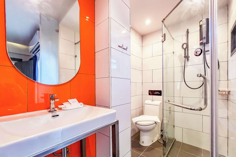 Bathroom 11