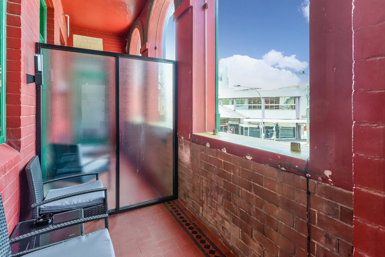 Exterior & Views 23
