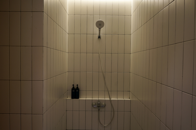 Bathroom 13