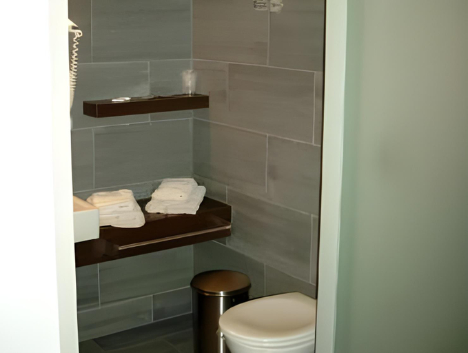 Bathroom 2, Hotel The Century, Limburg