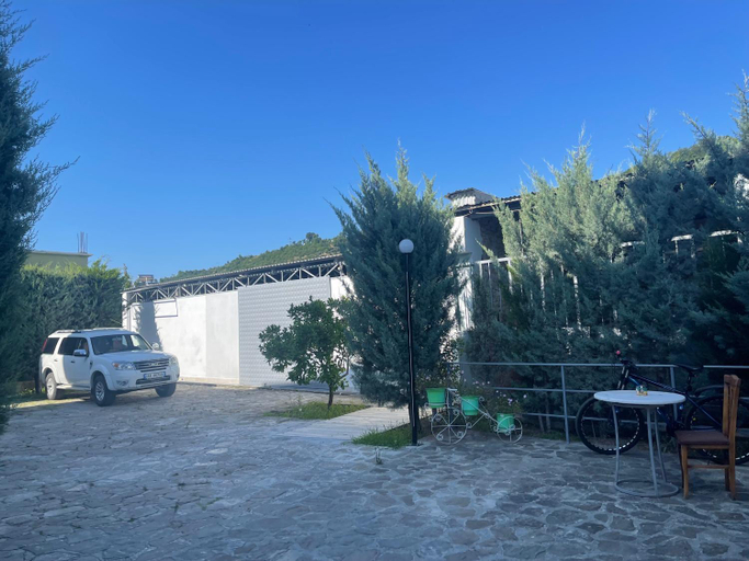 Hotel Latifi, Gramshit