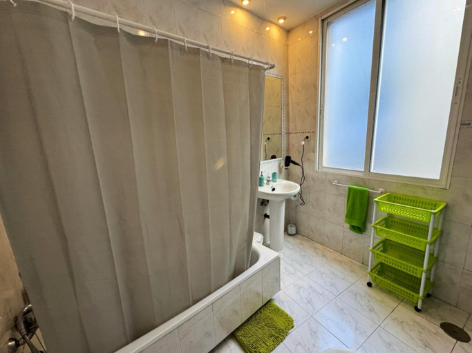 Bathroom 3, Habitaciones Figueroa, Madrid