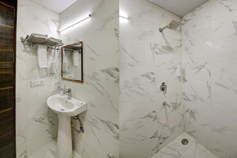 Bathroom 4, Limewood Stay - Executive Huda City Center, Gurgaon