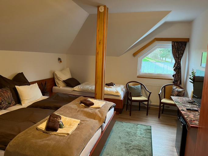 Bedroom 5, Restaurace Stare Sedlo, Písek