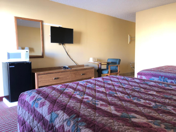 Bedroom 2, Deluxe Inn Motel, El Paso