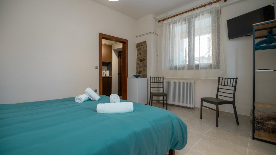 2, Akratos House, Thessaly