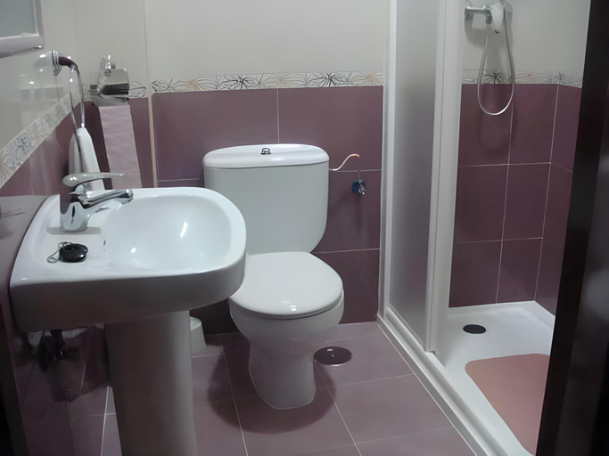 Bathroom 5, Hostal Colon Don Miguel, Cádiz