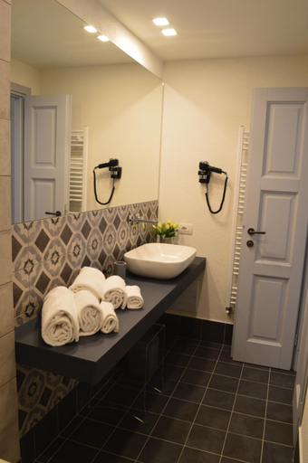 Bathroom 2, TANIT ROOMS & SPA, Cagliari