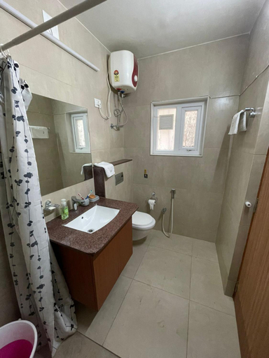 Bathroom 4, Ishan Apartments 3BHK Individual Rooms, Vadodara