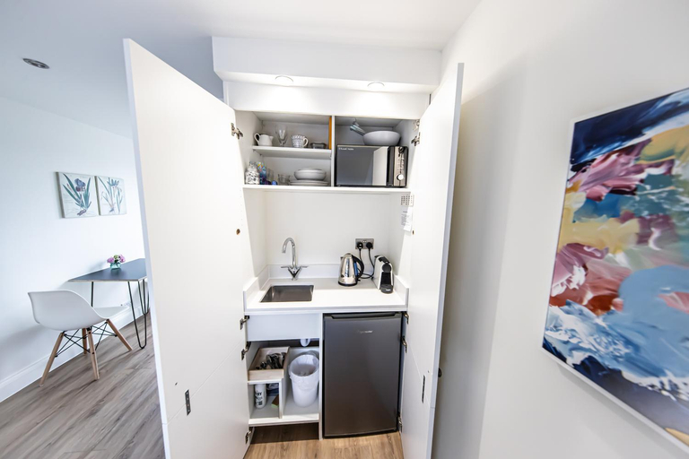 Others 3, Wimbledon Park Bed & Breakfast, London