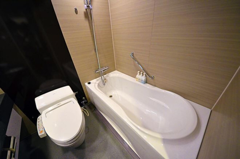 Bathroom 19