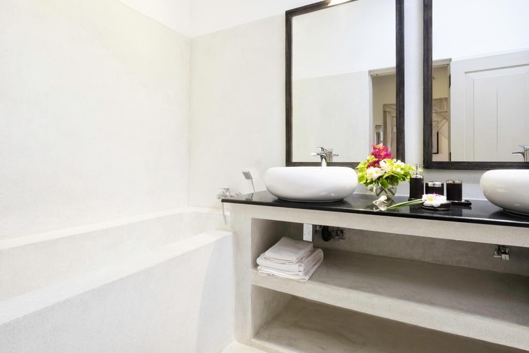 Bathroom 5, Satin Doll Hotel, Habaraduwa